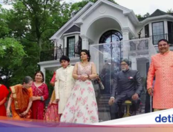 Bikin Patung Amitabh Bachchan Di Teras, eh… Bersama Sebab Itu Objek Wisata Di Google