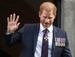 Perdebatan Kerajaan, Pangeran Harry Menolak Tawaran Raja Charles Menginap Ke Istana Di Ke London