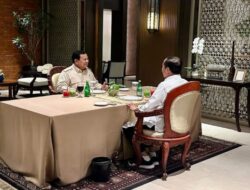 2 Jam Lebih, Jokowi dan Prabowo Diskusi sambil Makan Malam Private Hingga Senayan