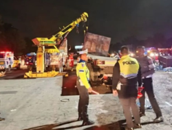 Truk Rem Blong Diduga Penyebab Kecelakaan Di Gerbang Tol Ciawi