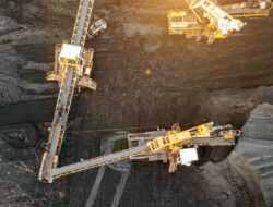 Bangsa Ini Lagi Berburu Harta Karun Mineral Langka Ke Afrika dan Australia