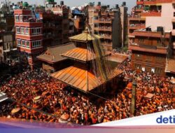 Meriah Perayaan Seni Sindoor Jatra Sambut Musim Semi dan Tahun Mutakhir Nepal