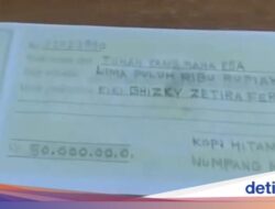 Pria Aneh Ke Mandalika Bayar Minuman Pakai Kuitansi Untuk Tuhan Yang Maha Esa