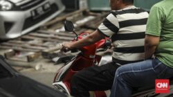 Siapa yang Masih Bandel Merokok Di Berkendara? Ini Sanksinya