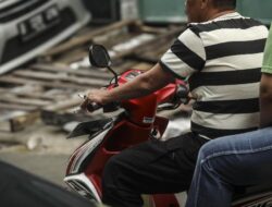 Siapa yang Masih Bandel Merokok Di Berkendara? Ini Sanksinya