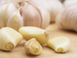 Benarkah Bawang Putih Bisa Turunkan Kolesterol dan Gula Darah? Ini Studinya
