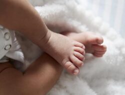 Heboh! Bayi India Terlahir Didalam Kebugaran Langka, Ada Dua Janin Di Perutnya