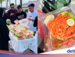 Jualan Kepiting Kaki Lima, Pasangan Ini Raih Rp 48 Juta Di 15 Menit!