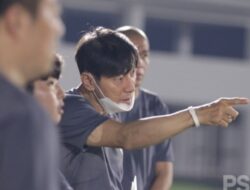 Siapa Olahragawan Timpilihan Indonesia Inisial R yang Dilempar Botol Dari Shin Tae-yong?