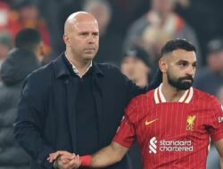 Nomor 1 Arne Slot Ditendang Liverpool?
