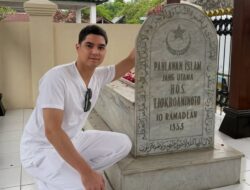 Al Ghazali Nyekar Hingga Makam HOS Tjokroaminoto Ke Hari Pahlawan: Terima Kasih Eyang