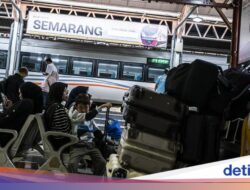 Arus Libur Akhir Tahun Mulai Terasa Hingga Stasiun Tawang Semarang