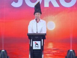 Banyak Tokoh Bakal Bergabung Hingga PSI, Jokowi: Hati-hati