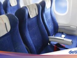 Jangan Sekali-kali Menyilangkan Kaki Di Duduk Di Pesawat, Ini Risikonya