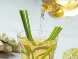 5 Manfaat Air Rebusan Sereh Sebagai Kesejajaran, Amankah Rutin Dikonsumsi Setiap Hari?