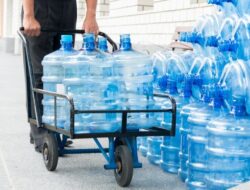 Lindungi Konsumen, BPKN Minta Produsen AMDK Tarik Galon Tua Bersama Peredaran