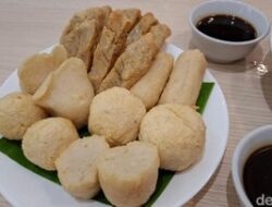 Pempek Candy: Cicip Pempek Legendaris yang Ikonik Hingga Palembang