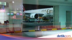 Penerbangan Timur Di Lumpuh, 90.000 Penumpang Terlantar