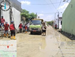 Perkuat Tanggul Dinar Indah Bersama Trucuk Bambu, Mbak Agustin Gerak Cepat Atasi Genangan Air Serentak