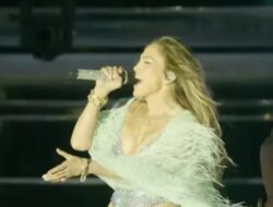 Kejutan Jennifer Lopez Ke Coachella 2026, Tampil Seksi Bawakan Lagu Mutakhir Save Me Tonight