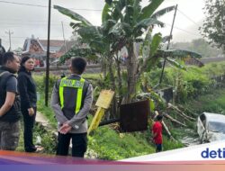 Tragis! Avanza Mogok Hingga Rel, Dihantam Kereta Api Argo Bromo Anggrek