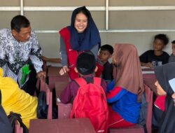 Maudy Ayunda Bangun Ruang Belajar Sambil Untuk Anak-Anak Aceh Timur