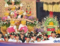 Potret Ribuan Seniman Tampilkan Pesona Kearifan Lokal Global Bali Di Pawai Akbar