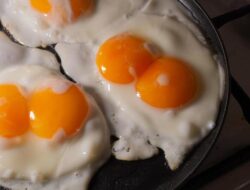 Benarkah Kuning Telur Bikin Kolesterol Naik? Ini Faktanya