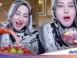 Tasyi Athasyia Bikin Asinan Buah Sultan, Begini Racikannya!