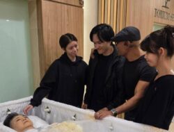 Deddy Corbuzier Tulis Pesan Haru usai Kepergian Sang Ibu: Selamat Jalan, Ma