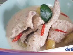 Resep Opor Ayam Putih Spesial yang Kental dan Bumbunya Meresap