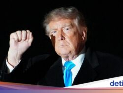 Patung Donald Trump Telanjang Dipajang Hingga Dewan Eropa, Dari Sebab Itu Tontonan